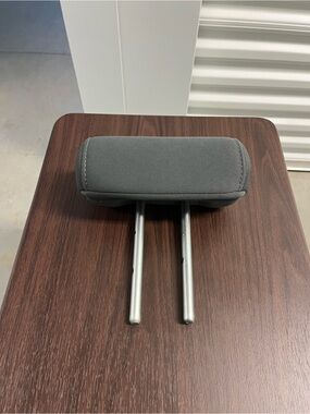 Dodge Ram 1500 2009-2018 Rear Center Seat Headrest Gray Cloth OEM
